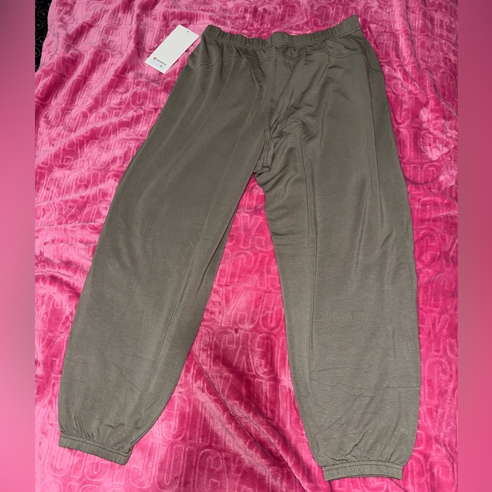 NWT Lululemon Athletica Warm Ash Grey BeCalm Oversized Mid-Rise Pant